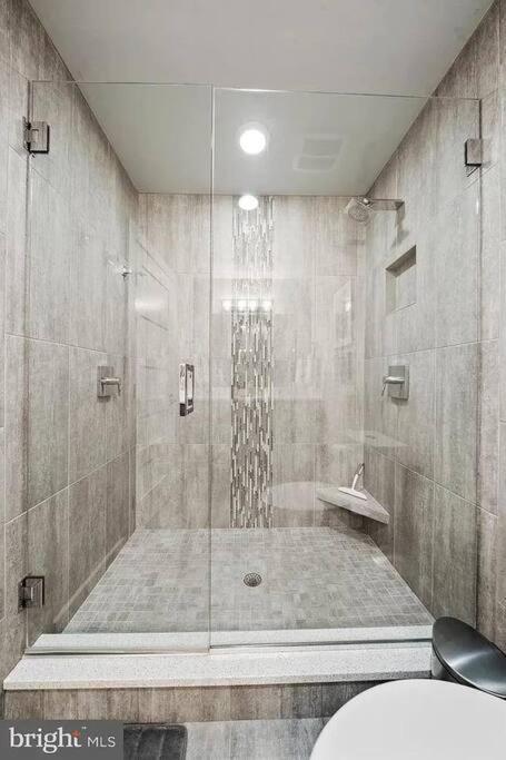 Villa Luxury Modern Waterfront Retreat Montross Exterior foto